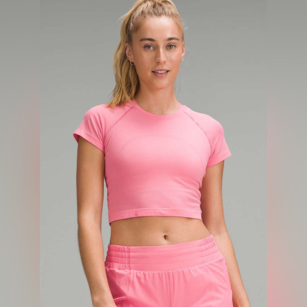 🌼LULULEM🍋N Swiftly Tech Copped Tee 2.0 - Size US 6 Pink Sakur